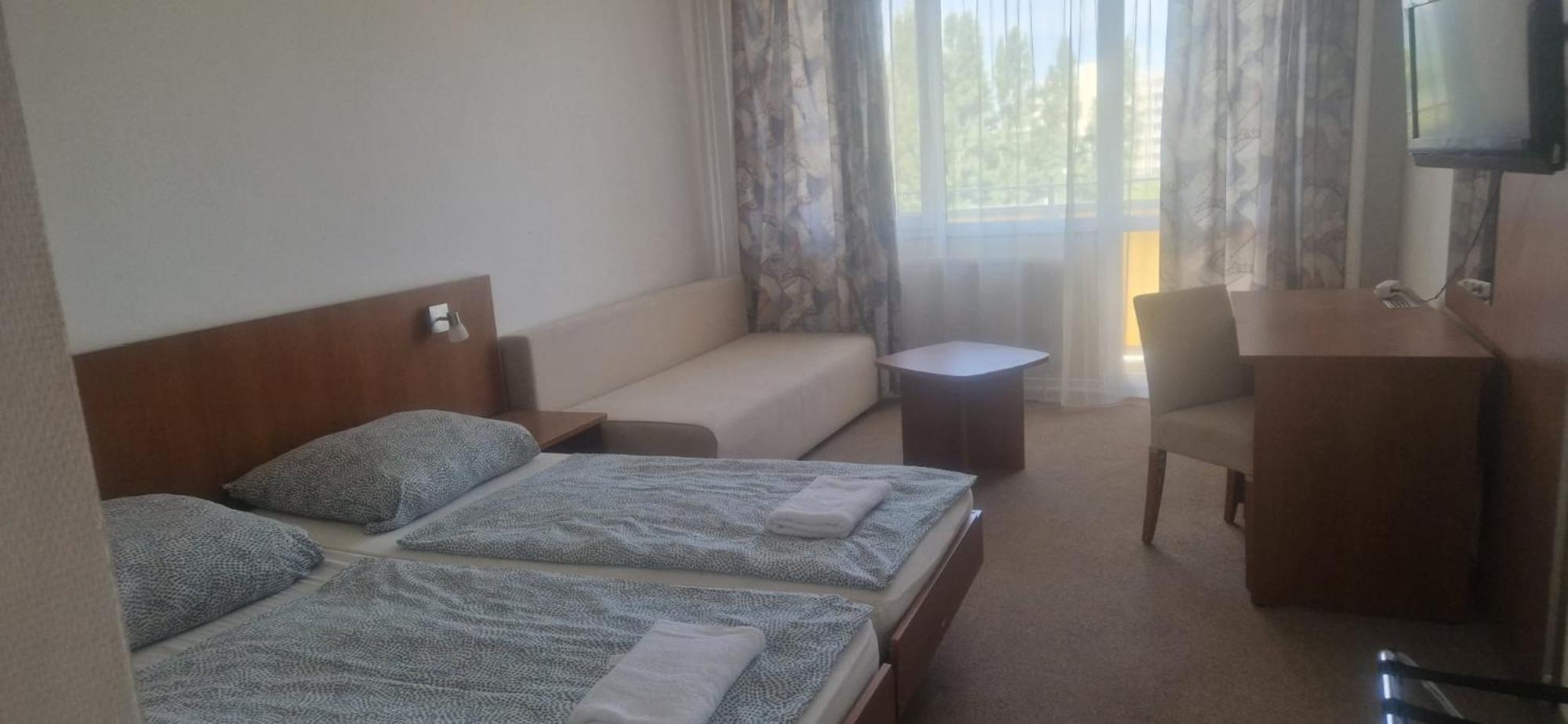 Aranypart Szallo-Koezoessegi Szallashely Siófok Exterior foto